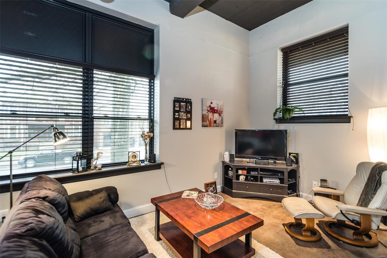 City/St Louis - Residential Income