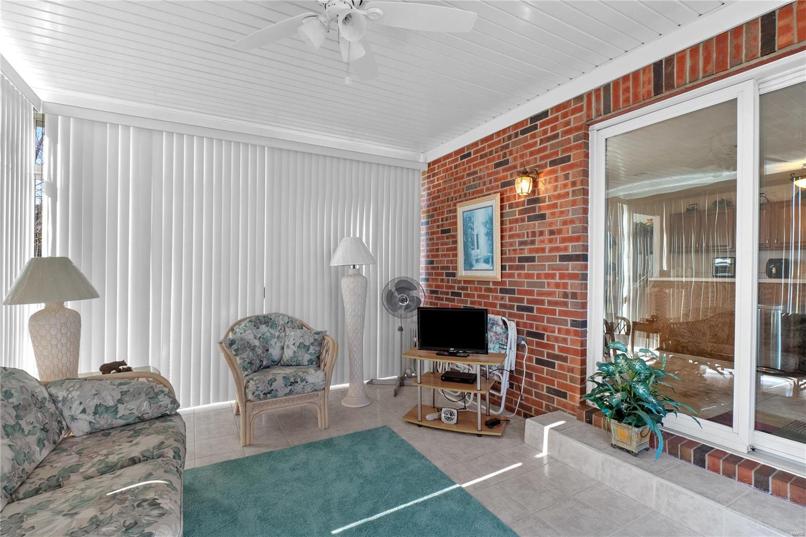 Waterloo, Illinois 62298, United States, 3 Bedrooms Bedrooms, ,3 BathroomsBathrooms,Residential,Pending,26307