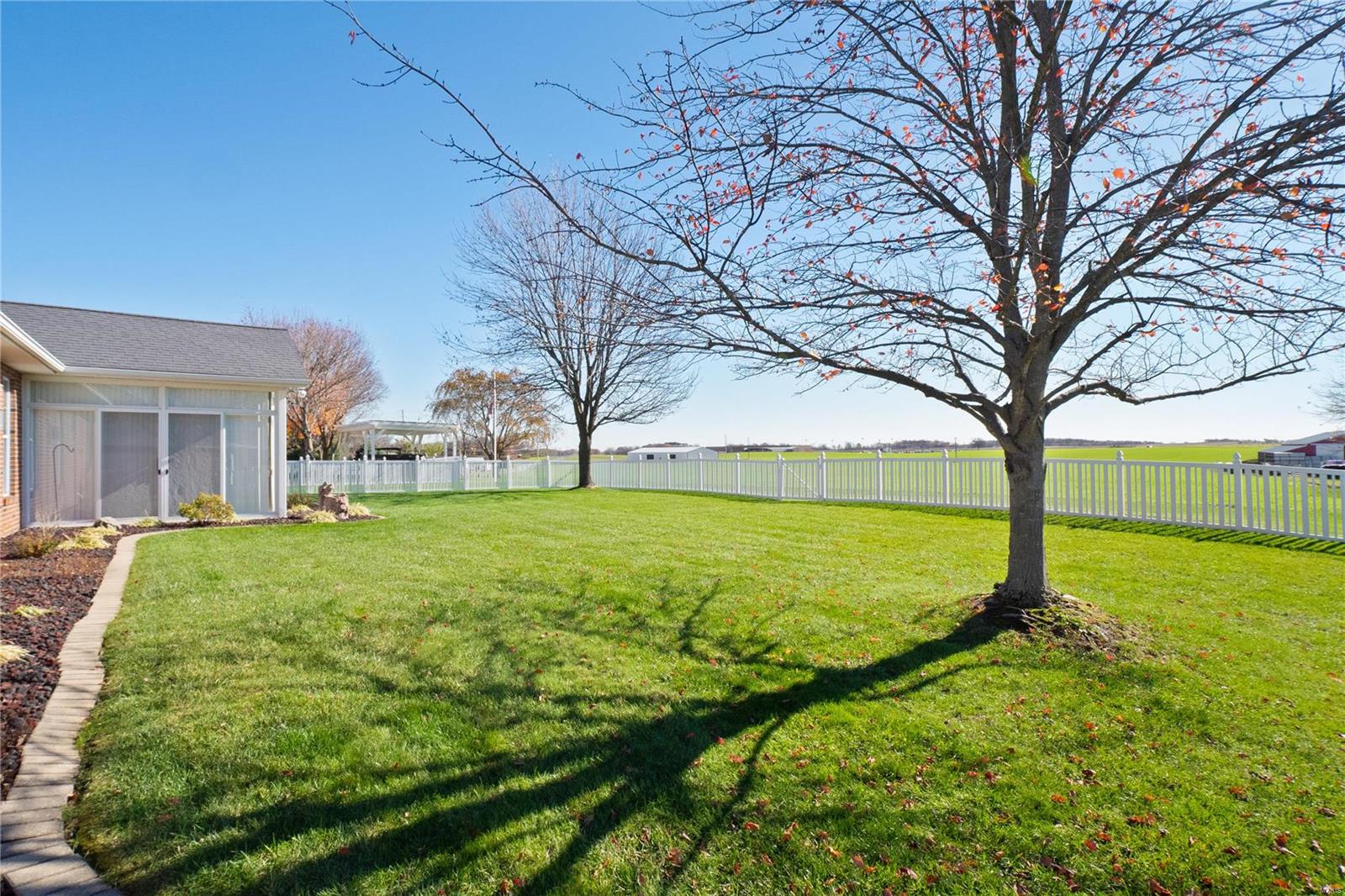 Waterloo, Illinois 62298, United States, 3 Bedrooms Bedrooms, ,3 BathroomsBathrooms,Residential,Pending,26307