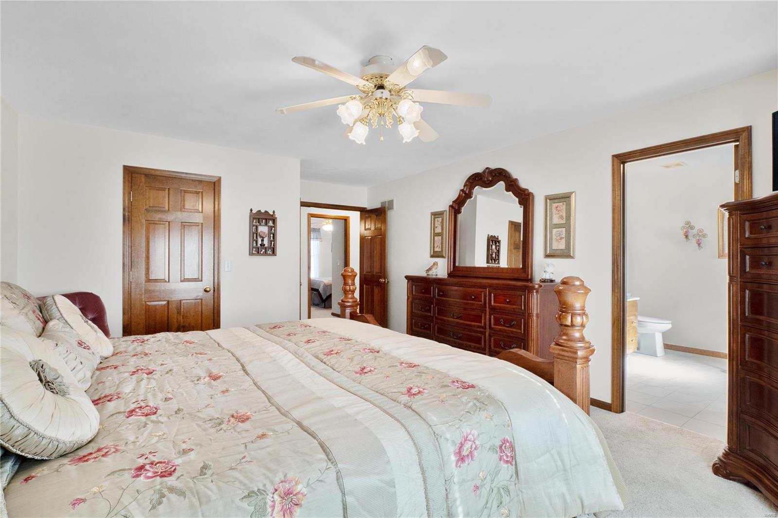 Waterloo, Illinois 62298, United States, 3 Bedrooms Bedrooms, ,3 BathroomsBathrooms,Residential,Pending,26307