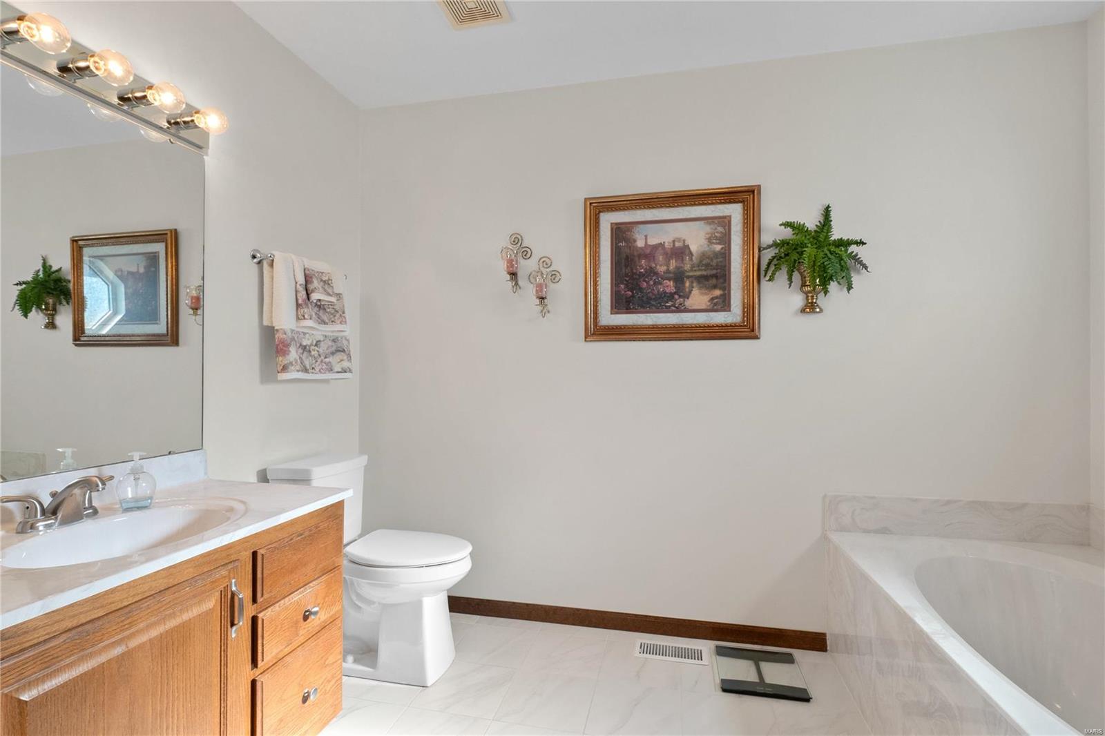 Waterloo, Illinois 62298, United States, 3 Bedrooms Bedrooms, ,3 BathroomsBathrooms,Residential,Pending,26307