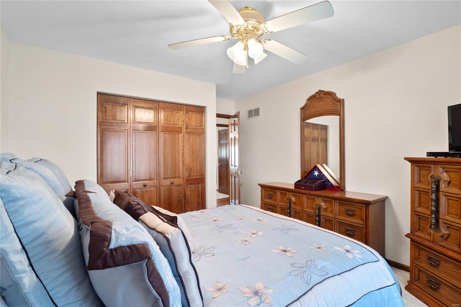 Waterloo, Illinois 62298, United States, 3 Bedrooms Bedrooms, ,3 BathroomsBathrooms,Residential,Pending,26307