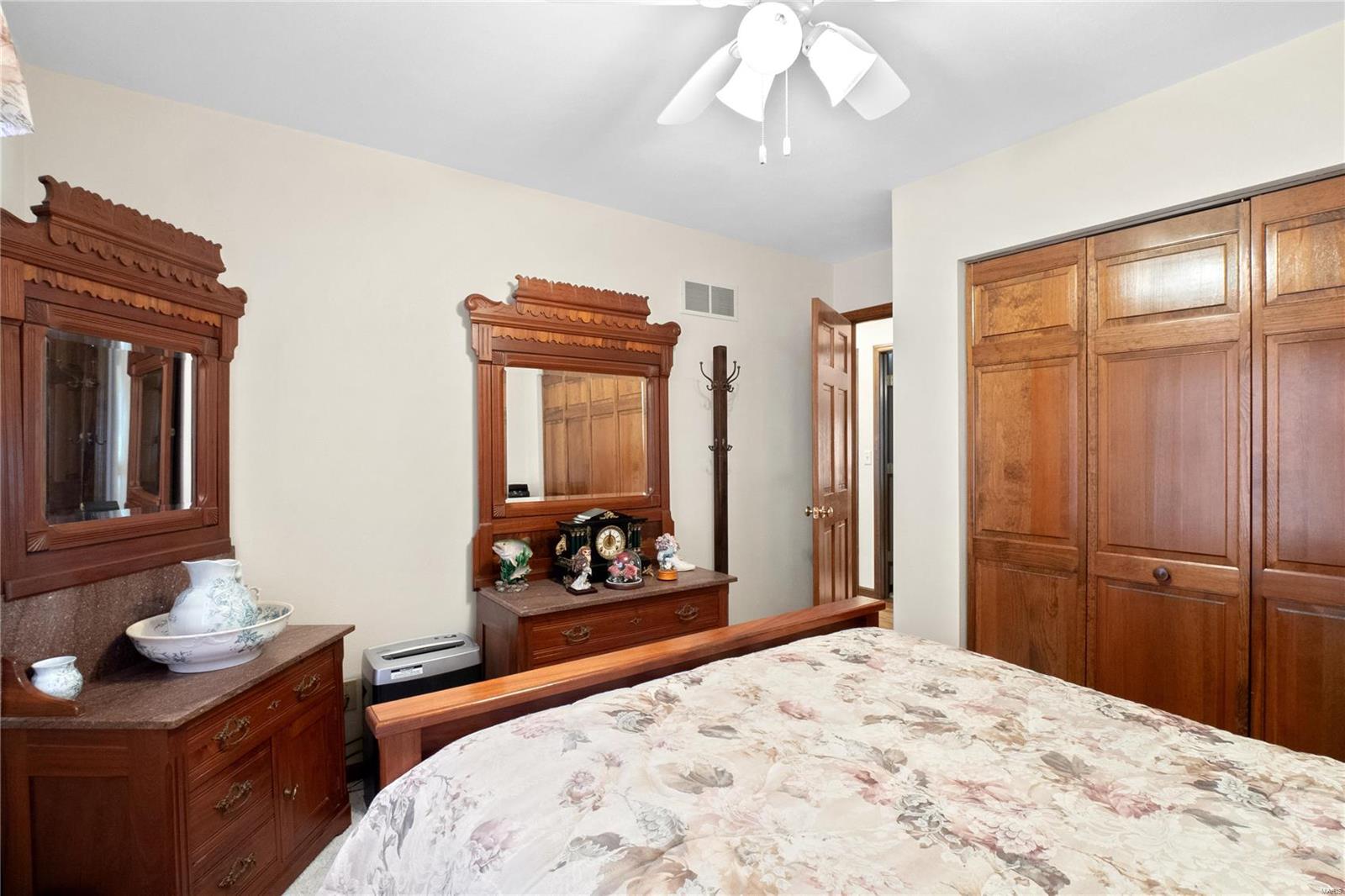 Waterloo, Illinois 62298, United States, 3 Bedrooms Bedrooms, ,3 BathroomsBathrooms,Residential,Pending,26307