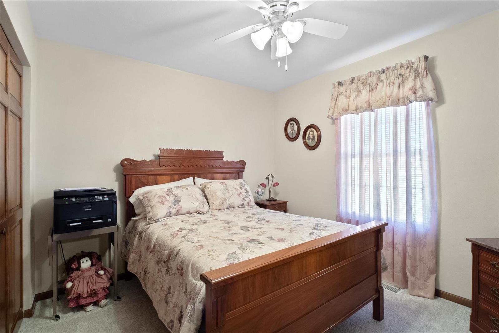 Waterloo, Illinois 62298, United States, 3 Bedrooms Bedrooms, ,3 BathroomsBathrooms,Residential,Pending,26307