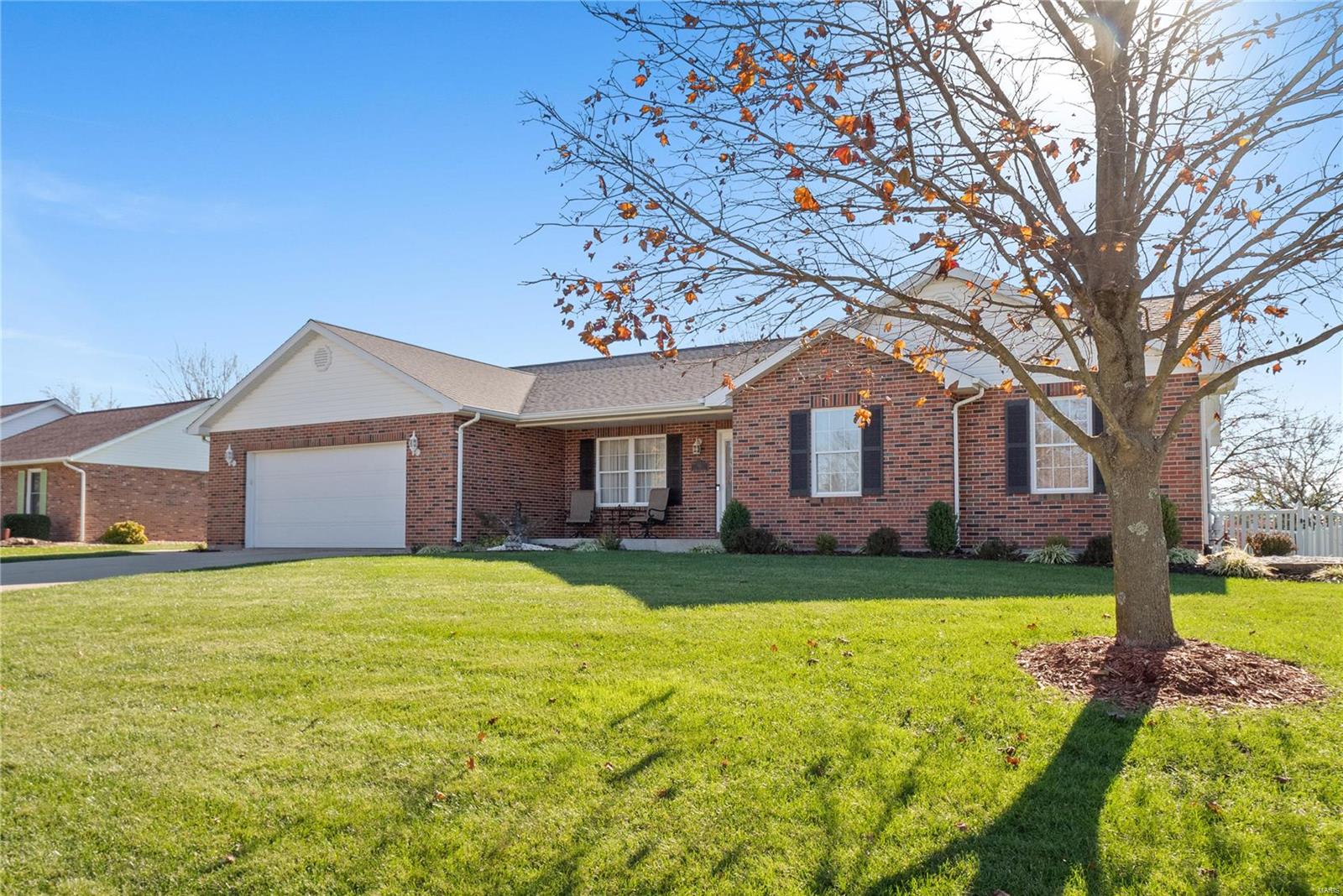 Waterloo, Illinois 62298, United States, 3 Bedrooms Bedrooms, ,3 BathroomsBathrooms,Residential,Pending,26307