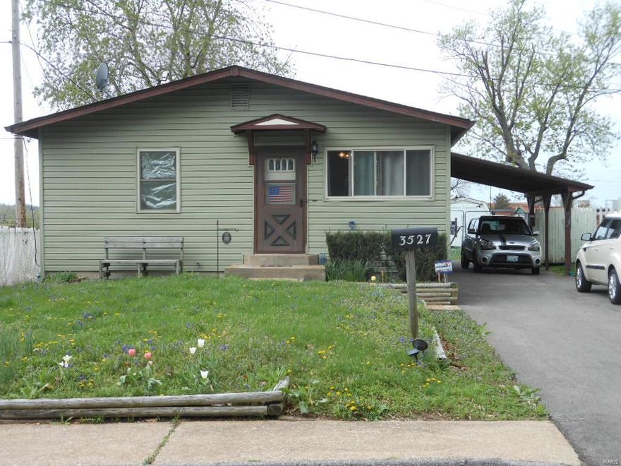 Excellent Short Short opportunity in Saint John. Investment potential or first time home buyer. Owners started to renovate but were unable to finish. Nice new drywall in all the bedrooms. Bathrooms wall have been completed to but need to be updated. Tax records say 1 bathroom but there are 1 full and 2 two half bathrooms. There are ceilings fans in every room. A nice over sized kitchen that leads to a 10 X 10 deck. Main floor laundry as well!  There is a lot of clutter but the house is mostly organized and in good shape. Two utility sheds for more than enough storage. Nice carport with an extra wide driveway for additional parking.  A nice family home that is close to shopping, schools and many restaurants. It won't work for this home, being a short sale, but ask the listing agent about possible alternative financing options to get you into your dream home sooner than you think! Even with credit problems that will be resolved later, you can get into the home today. SpecialListingConditions: Short Sale