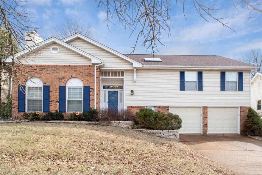 Raised Ranch in Parkway Schools!  Walk in to soaring ceiling and large open Family Room with wood burning fireplace and Custom Shelving.  Few steps up to separate dining Room.  Kitchen features granite tops and stainless steel appliances including gas range. Coffee/Wine bar area with extra cabinets.  Breakfast Rm walks out thru Pella sliding glass door to backyard patio.  Spacious Master bedroom with double closets. Large Master Bath with vaulted ceilings, double sinks, and separate tub and glass shower. Three other beds for the family.  Finished LL Rec Room is perfect entertaining space.  Washer/Dryer stay in laundry Rm.  Extra deep garage with storage area. Rear yard is fully fenced. Convenient location off Big Bend near 141. Parkway Schools! 
Your Family will have a Ball at 722 Oak Hall!