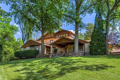 Photo of 7 Huntington Lane, St Louis, MO 63141 (MLS # 24024591)