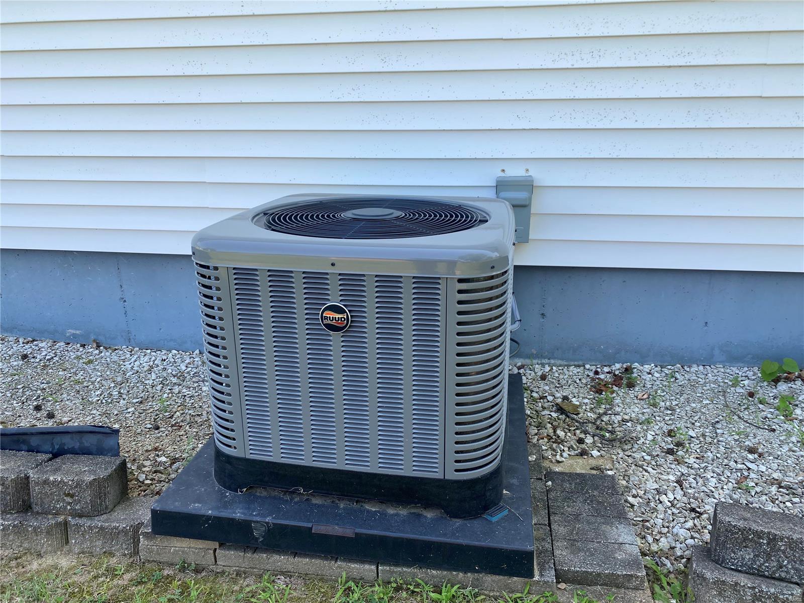 Emilou - Residential