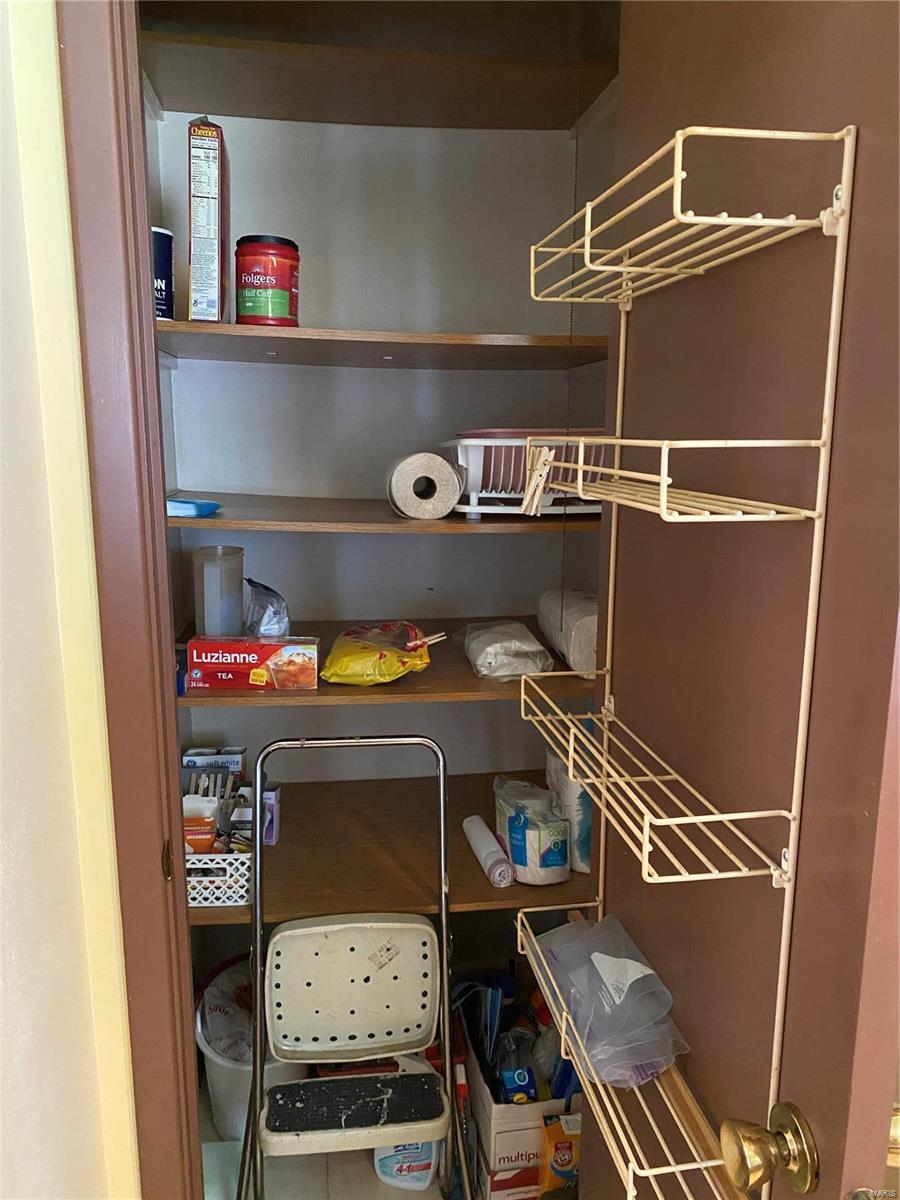 Emilou - Residential