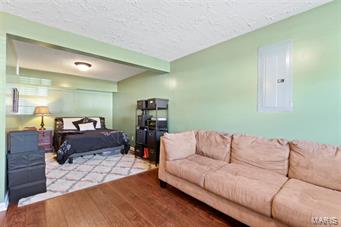 Valley Oaks 02 - Residential