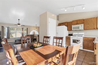 Valley Oaks 02 - Residential