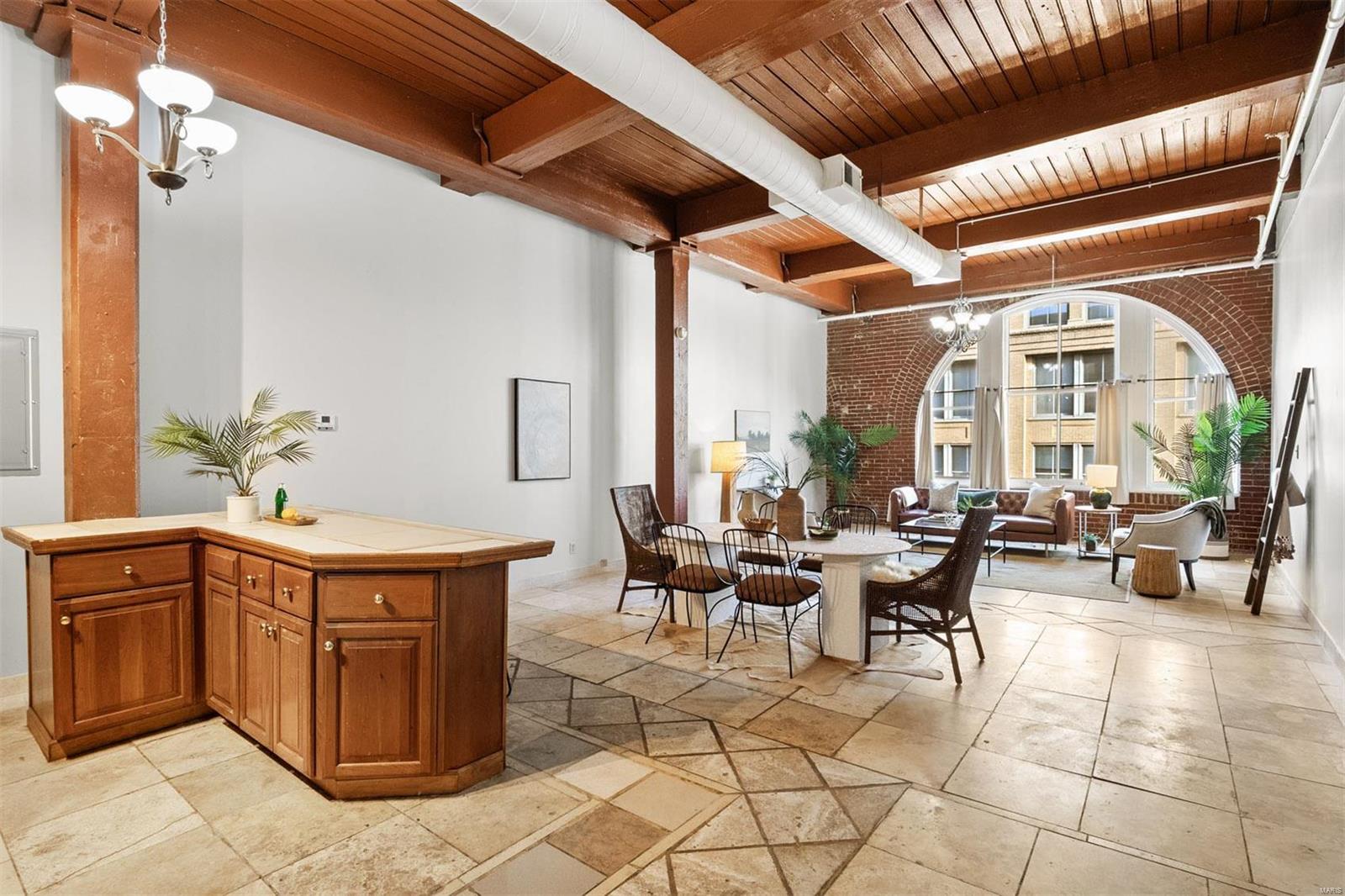 507 N 13th Street 605