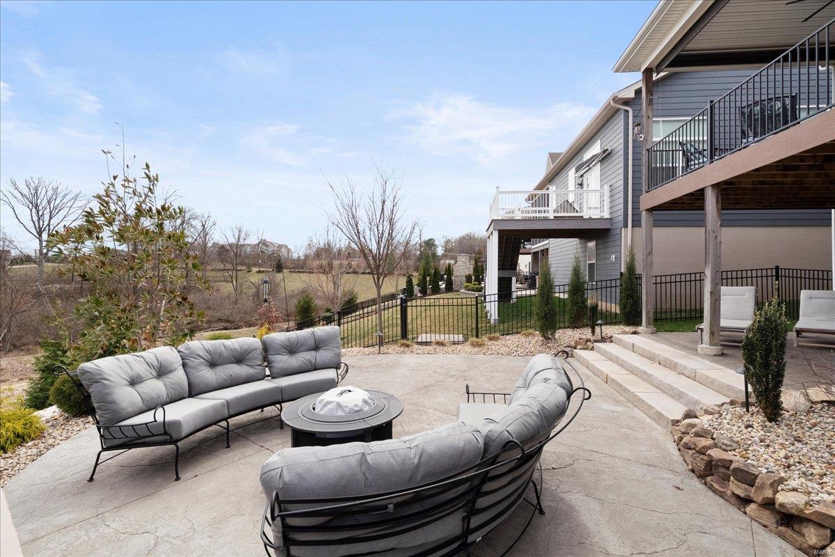 Wildwood, Missouri 63011, United States, 4 Bedrooms Bedrooms, ,5 BathroomsBathrooms,Residential,Pending,89708