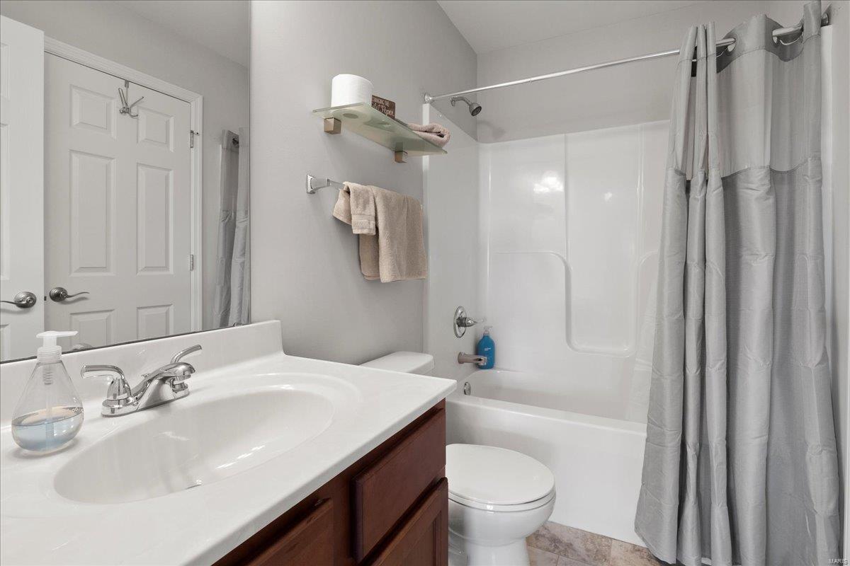 Wildwood, Missouri 63011, United States, 4 Bedrooms Bedrooms, ,5 BathroomsBathrooms,Residential,Pending,89708