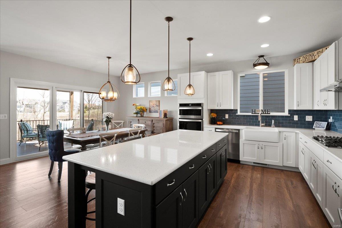 Wildwood, Missouri 63011, United States, 4 Bedrooms Bedrooms, ,5 BathroomsBathrooms,Residential,Pending,89708