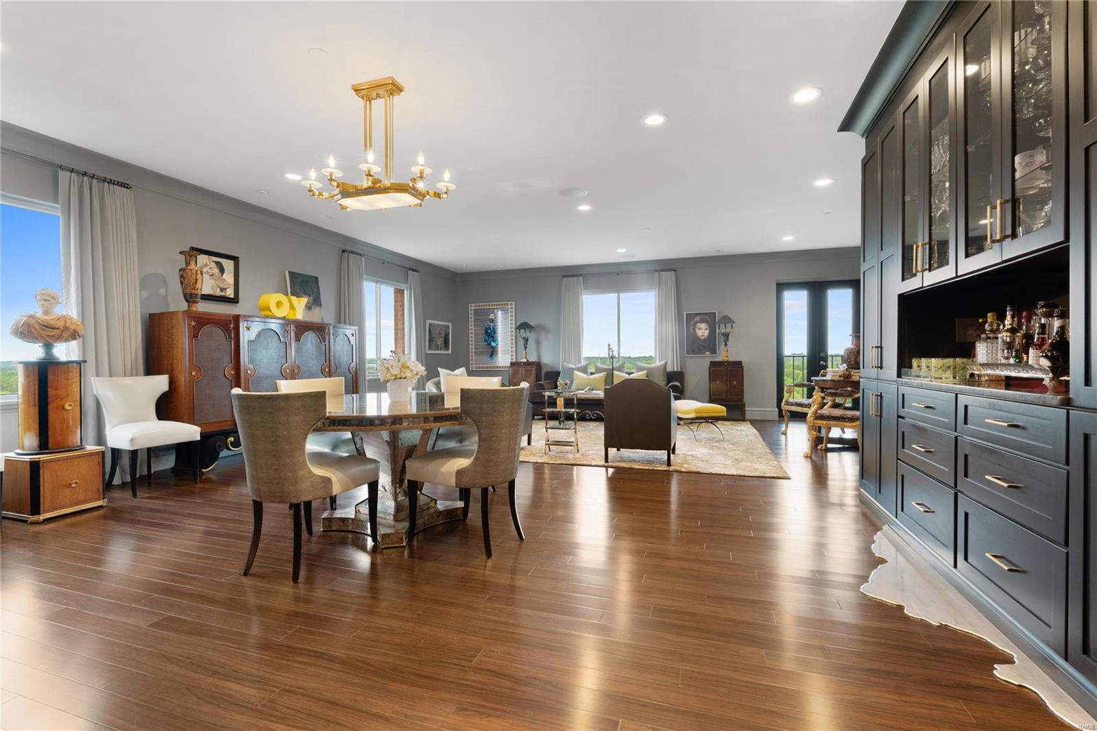 Eight- One- Six South Hanley Condominuim - Residential