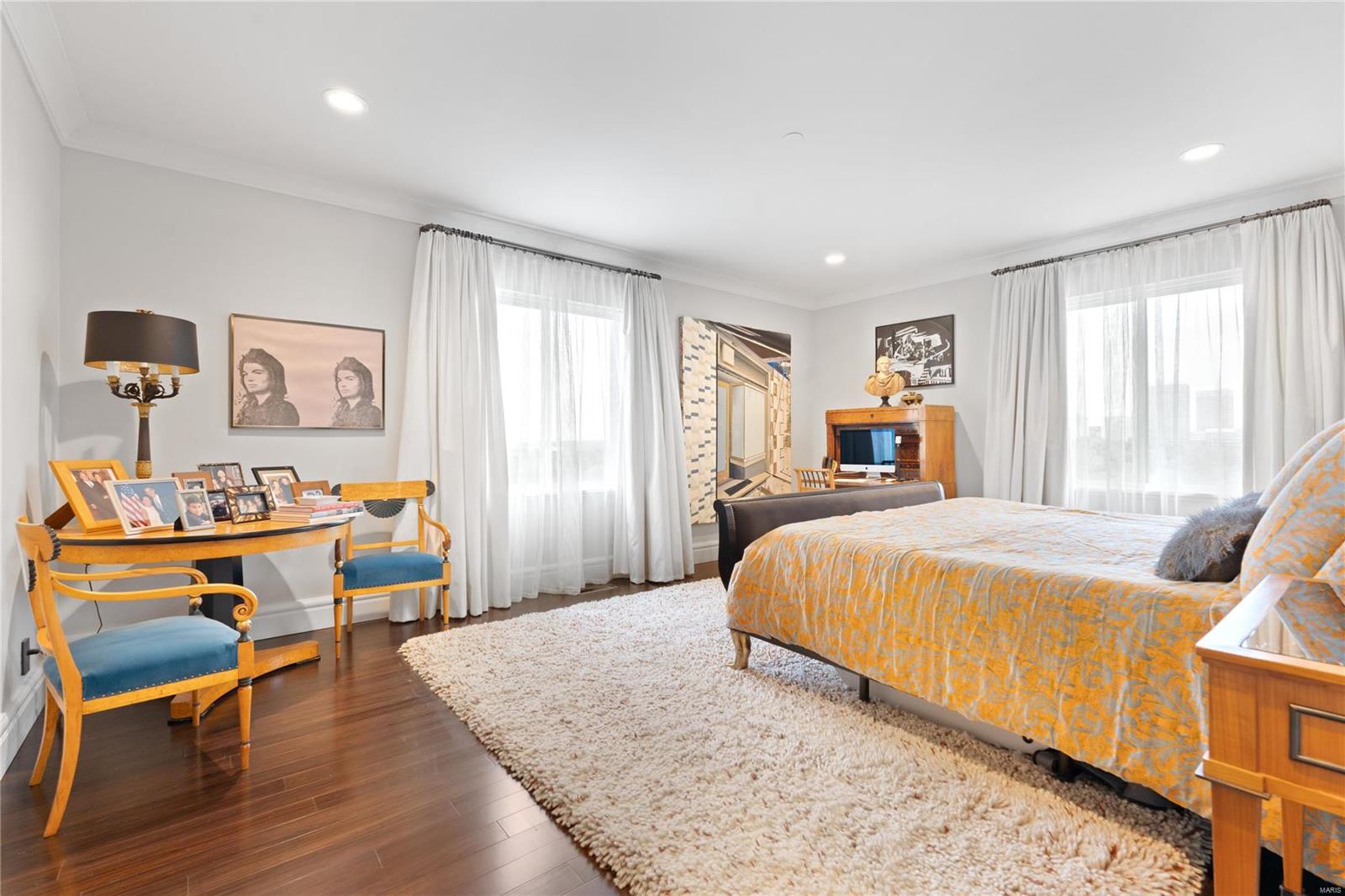 Eight- One- Six South Hanley Condominuim - Residential