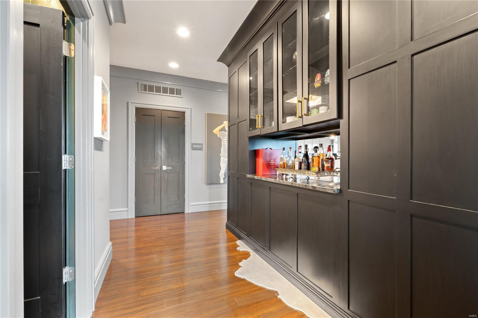 Eight- One- Six South Hanley Condominuim - Residential