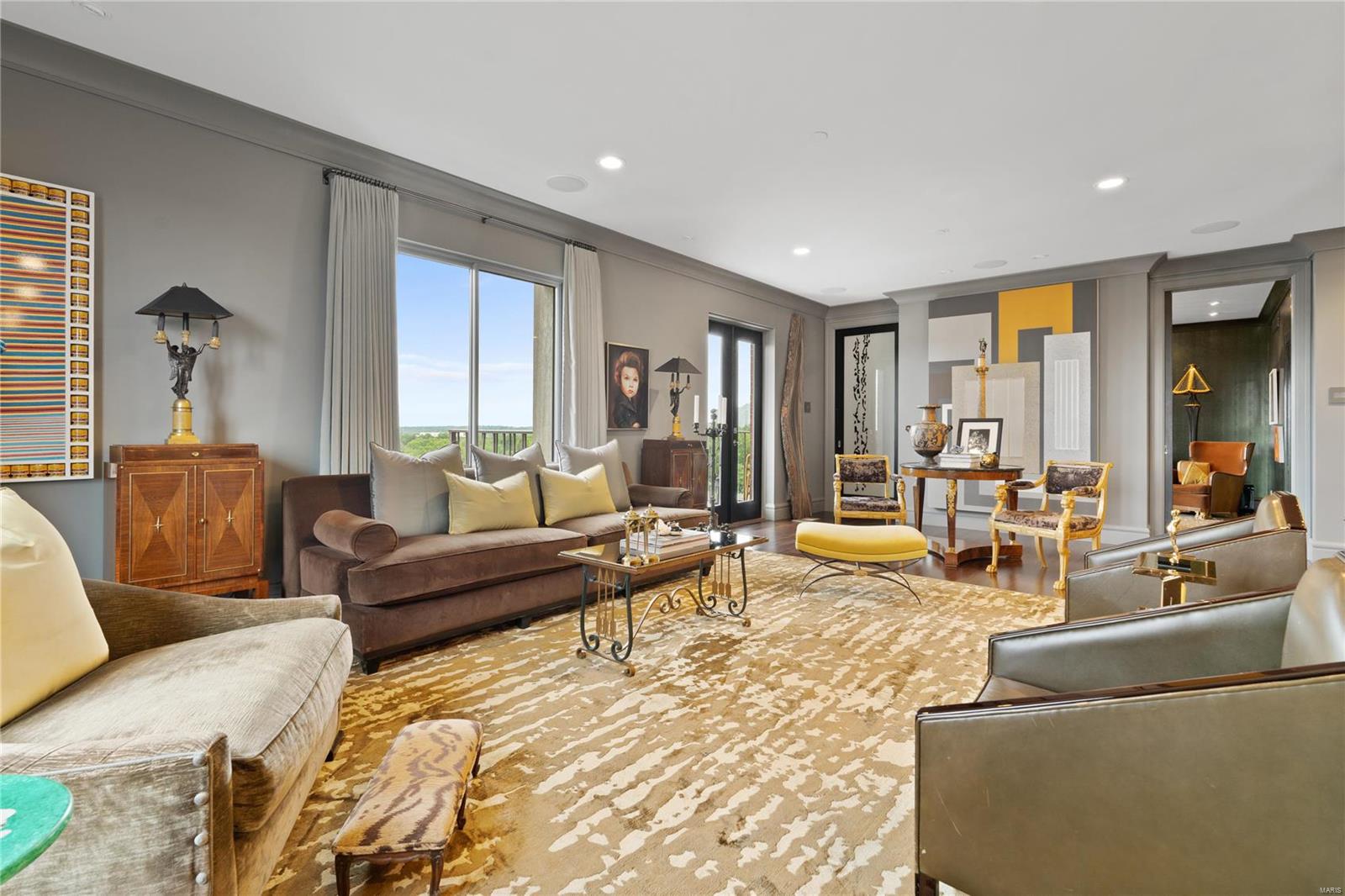 Eight- One- Six South Hanley Condominuim - Residential