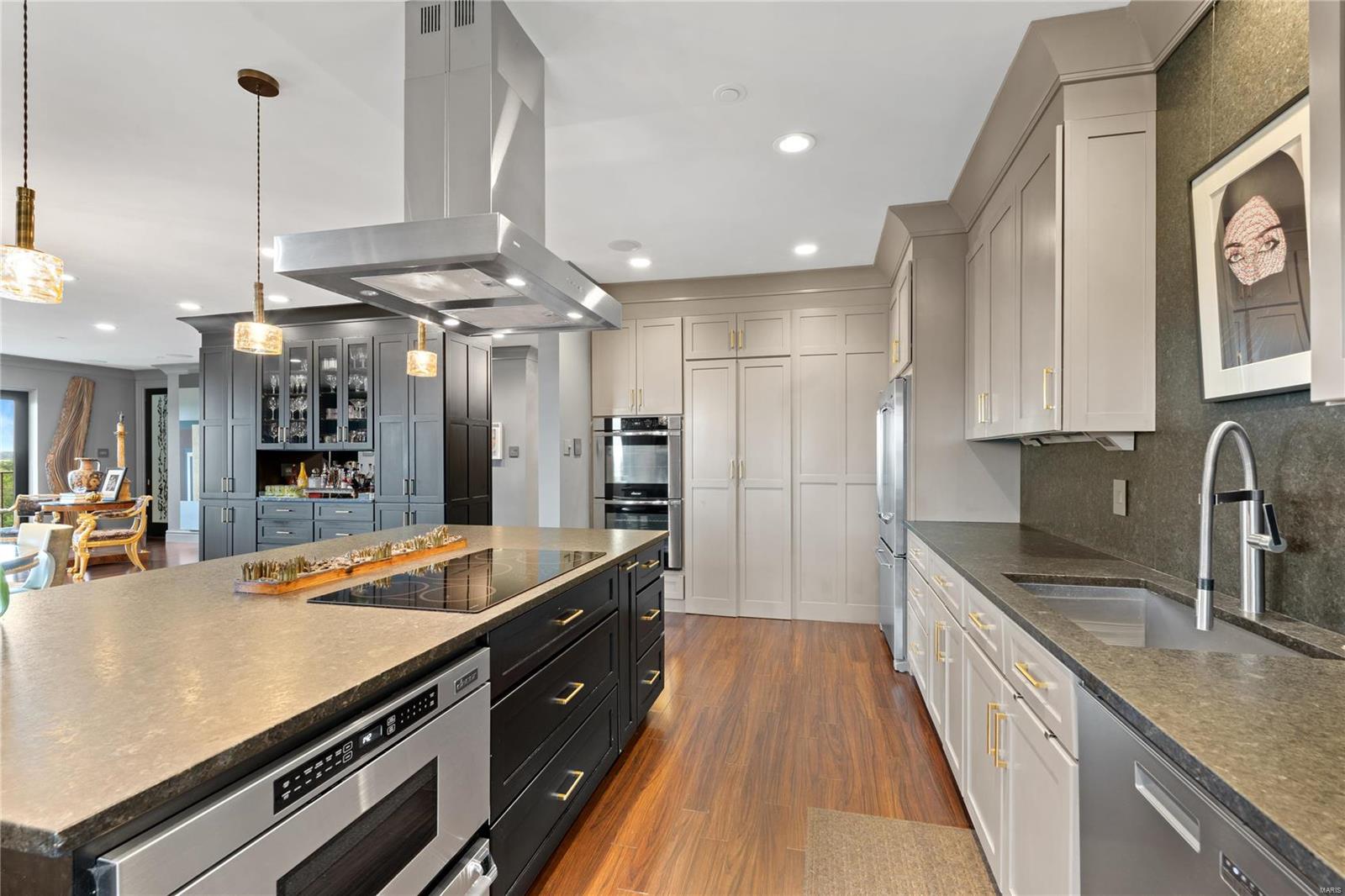 Eight- One- Six South Hanley Condominuim - Residential