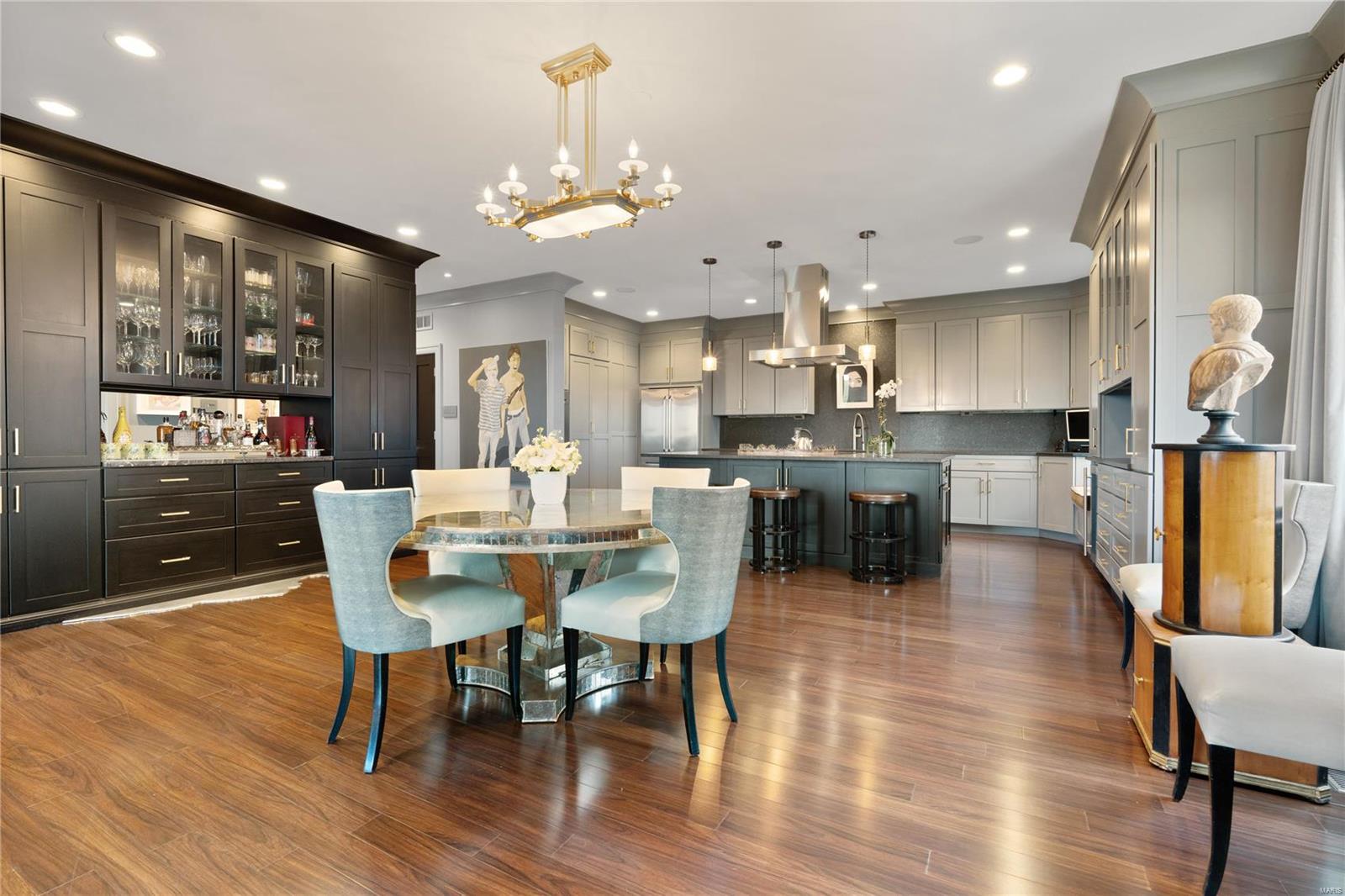 Eight- One- Six South Hanley Condominuim - Residential