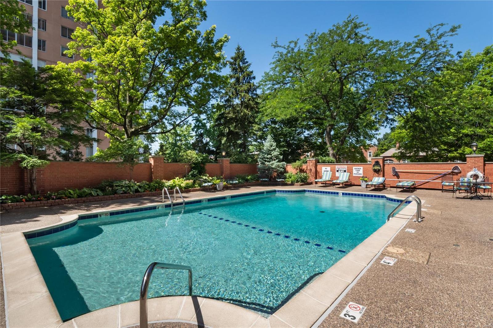 Eight- One- Six South Hanley Condominuim - Residential