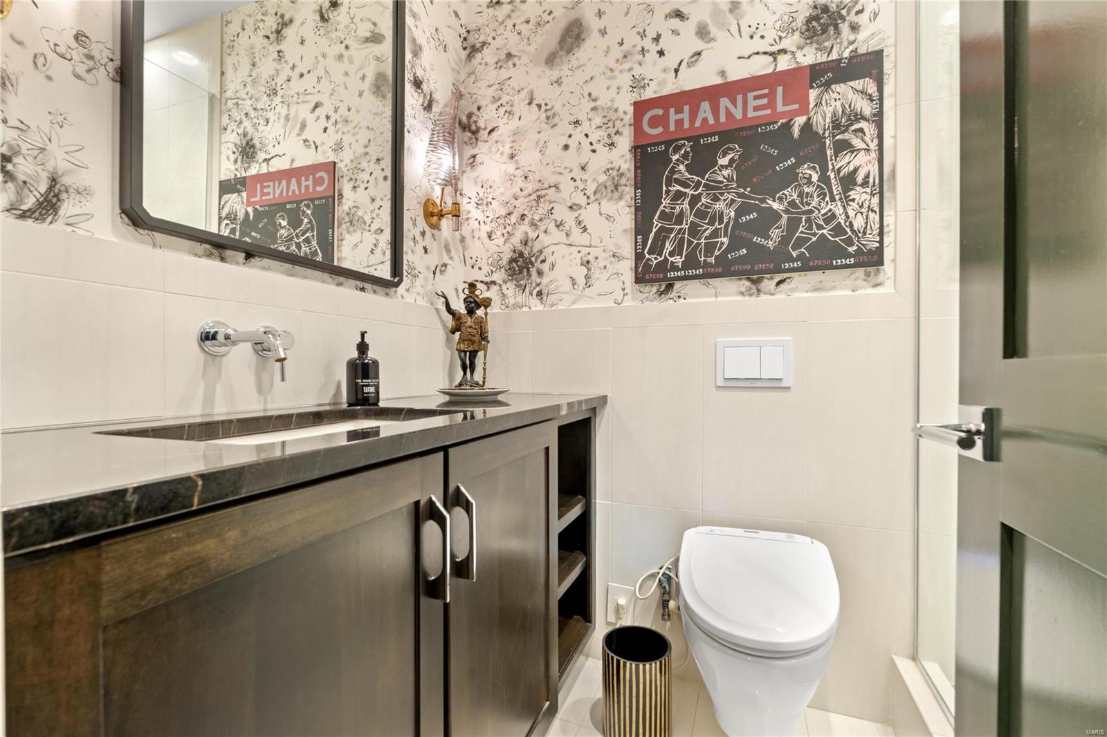 Eight- One- Six South Hanley Condominuim - Residential