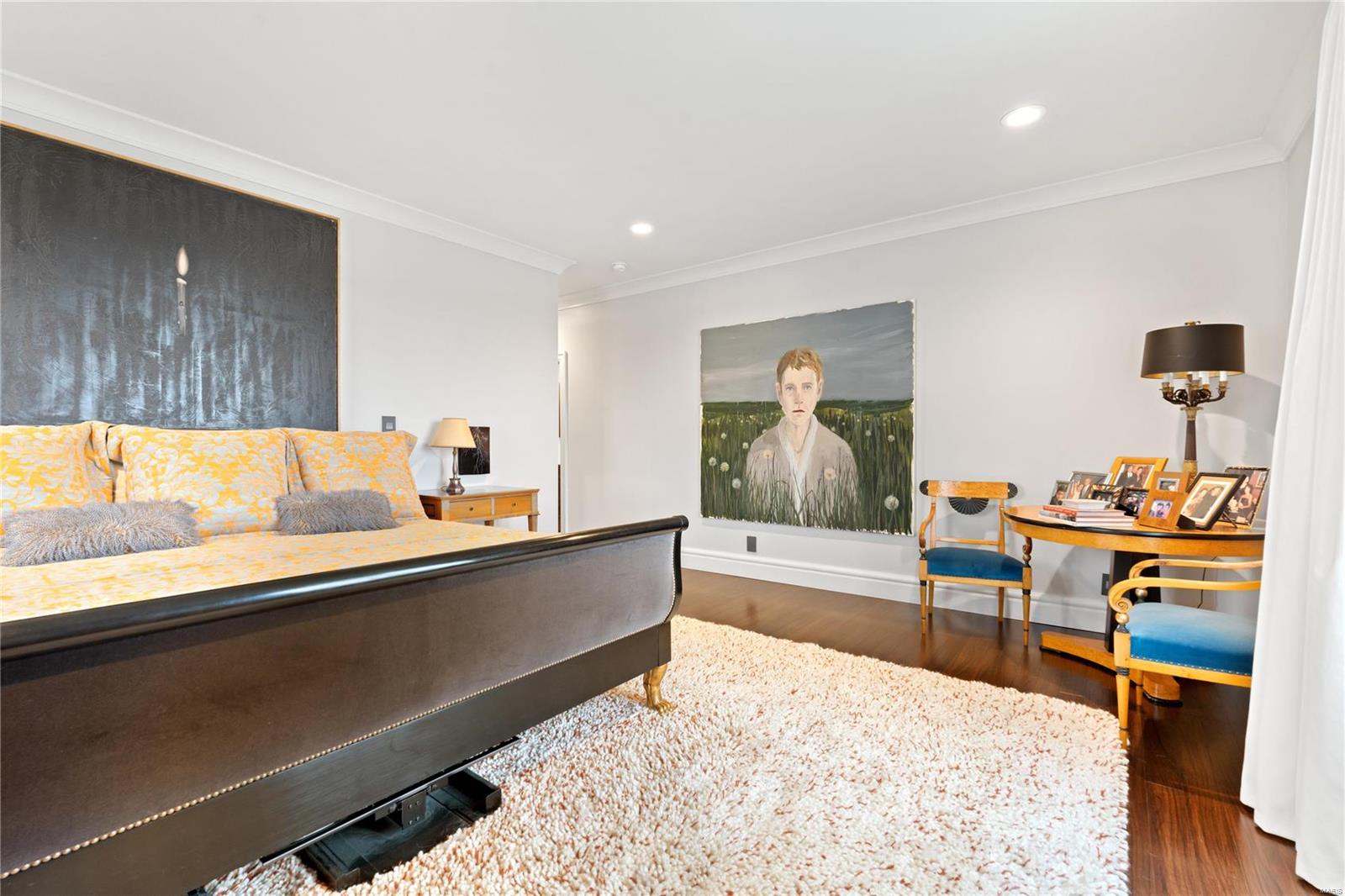 Eight- One- Six South Hanley Condominuim - Residential