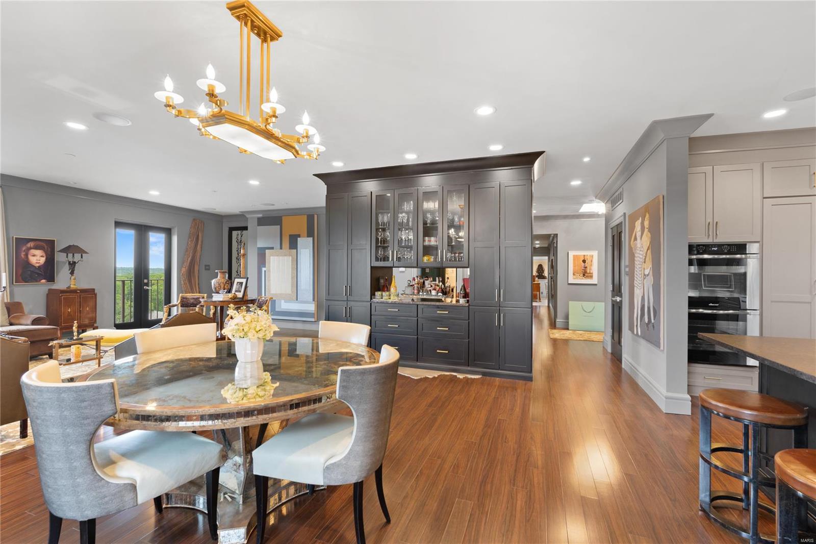 Eight- One- Six South Hanley Condominuim - Residential