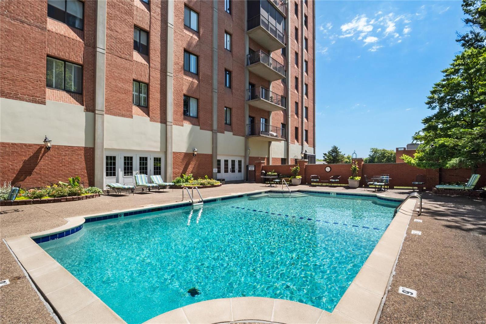 Eight- One- Six South Hanley Condominuim - Residential