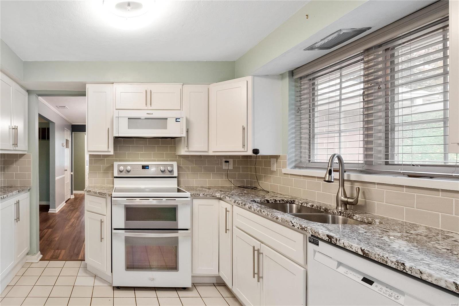 Ferguson, Missouri 63135, United States, 2 Bedrooms Bedrooms, ,1 BathroomBathrooms,Residential,Pending,34424