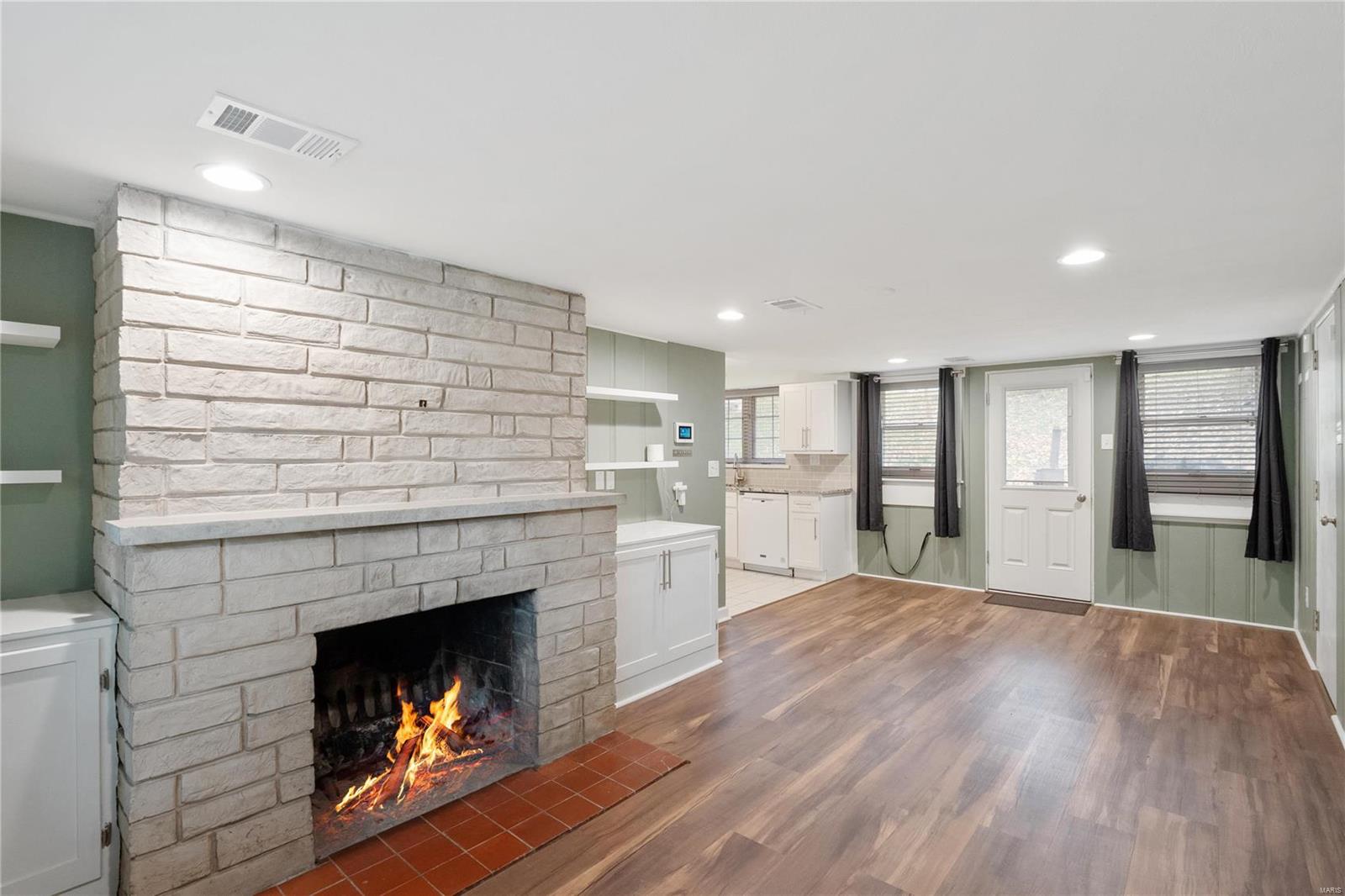 Ferguson, Missouri 63135, United States, 2 Bedrooms Bedrooms, ,1 BathroomBathrooms,Residential,Pending,34424