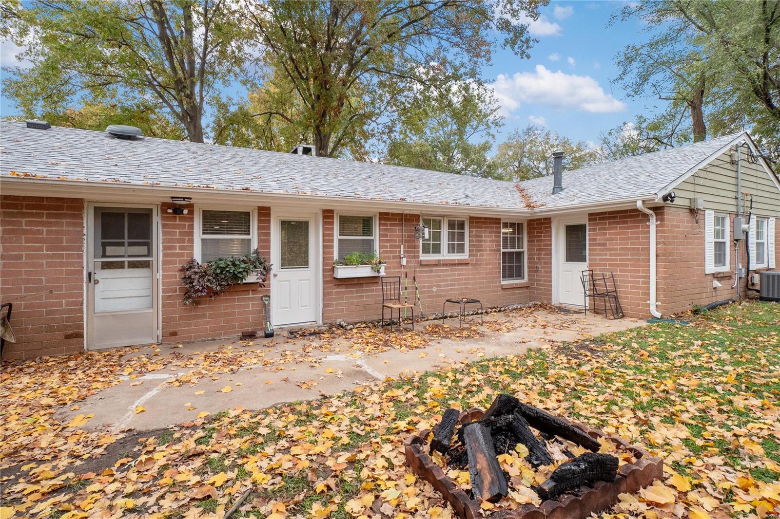 Ferguson, Missouri 63135, United States, 2 Bedrooms Bedrooms, ,1 BathroomBathrooms,Residential,Pending,34424