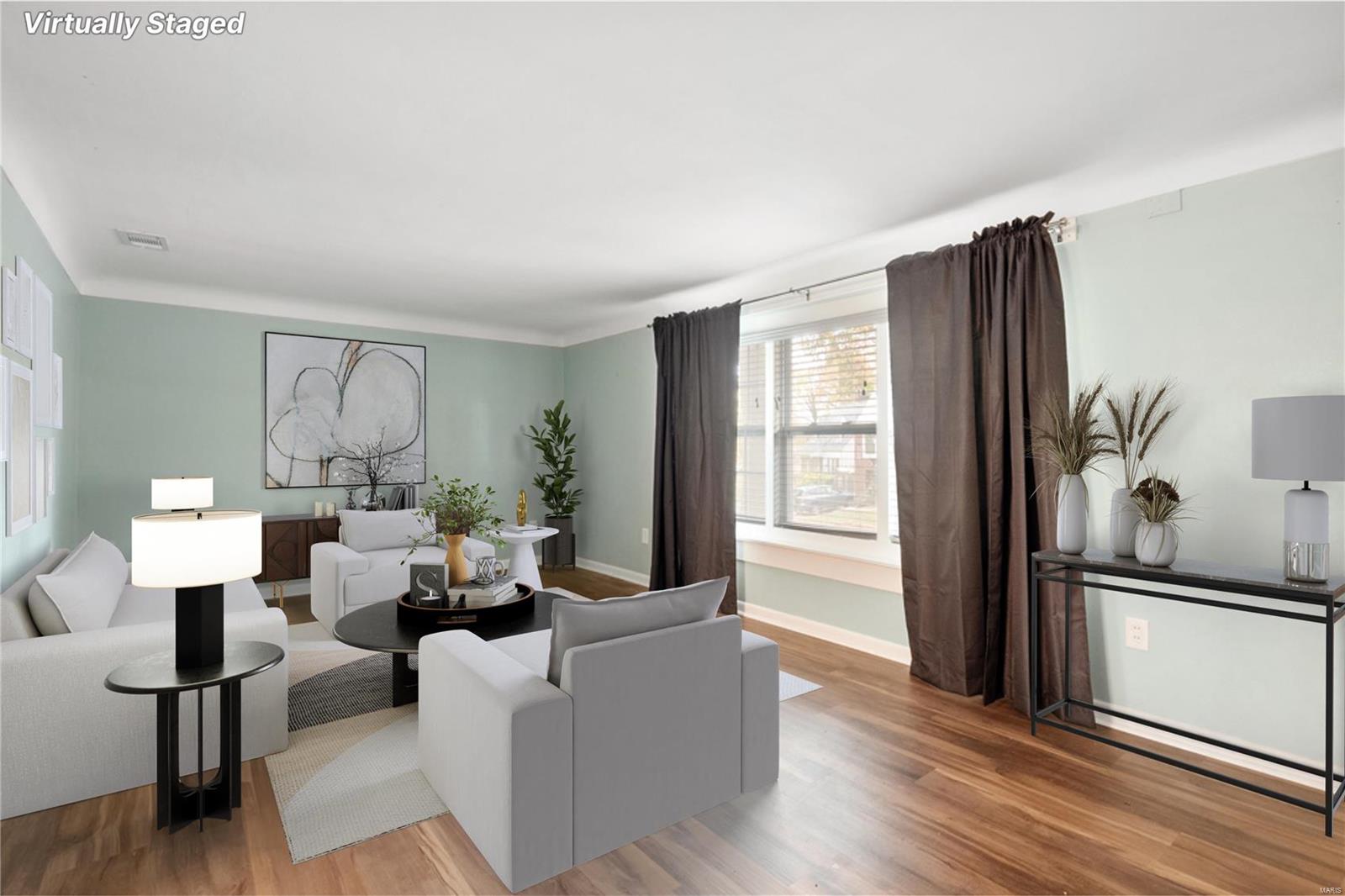 Ferguson, Missouri 63135, United States, 2 Bedrooms Bedrooms, ,1 BathroomBathrooms,Residential,Pending,34424