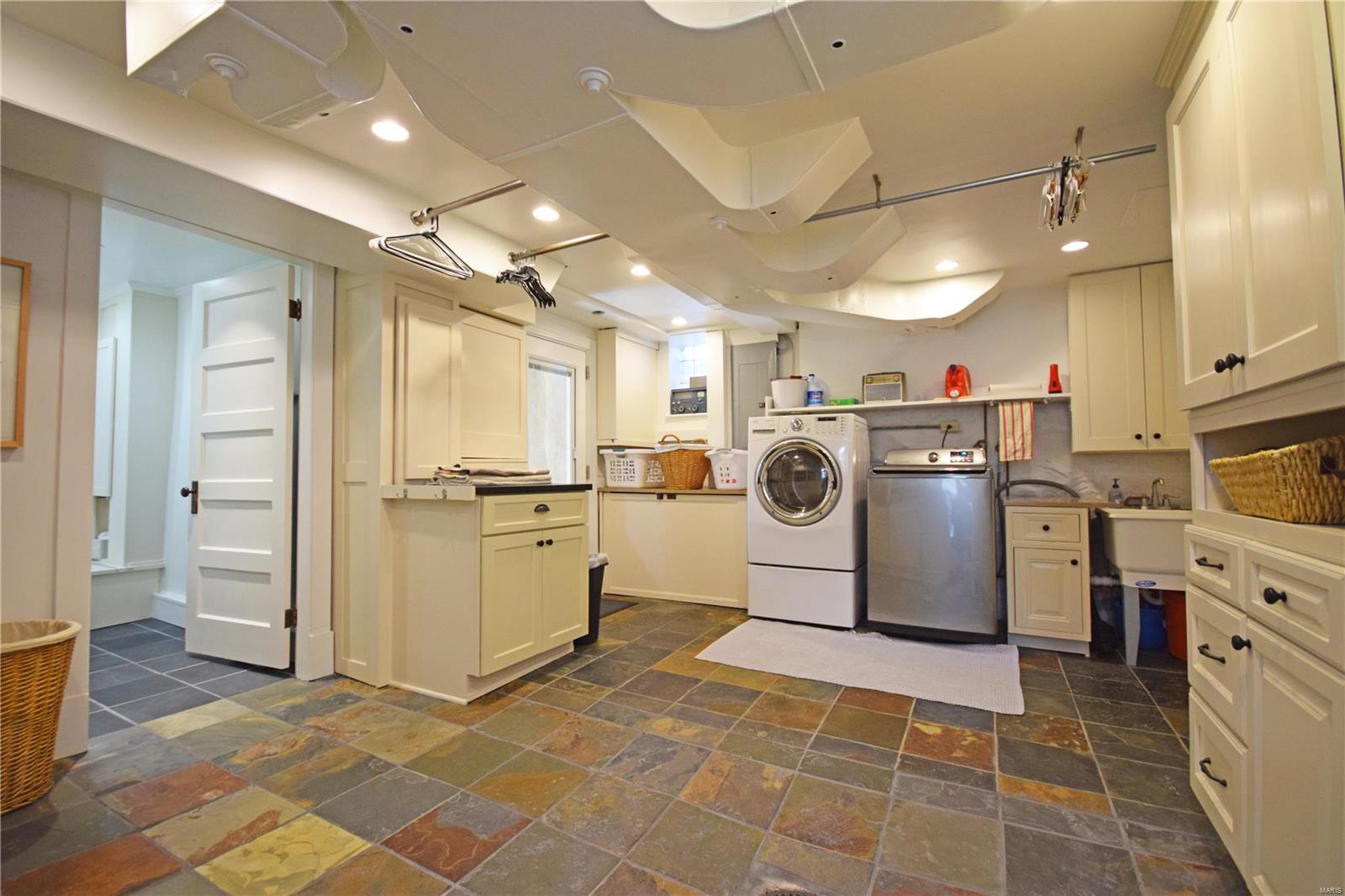 Davis Place - Residential