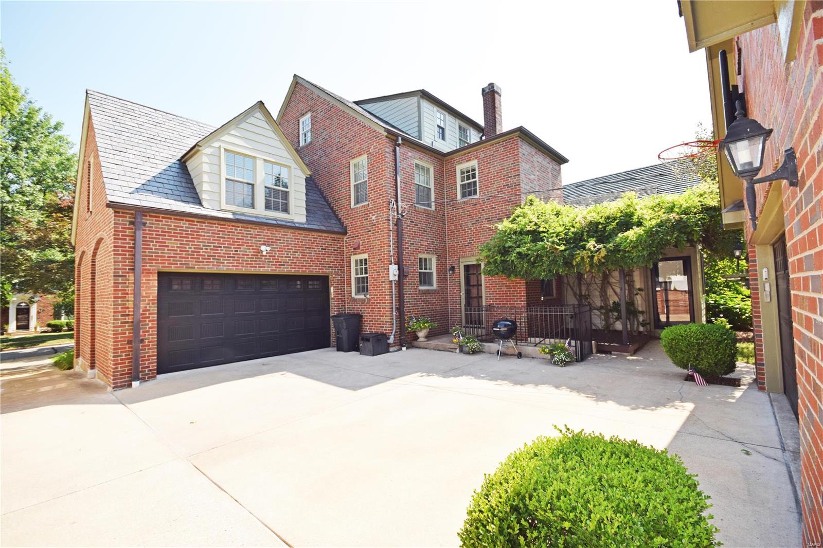 Davis Place - Residential