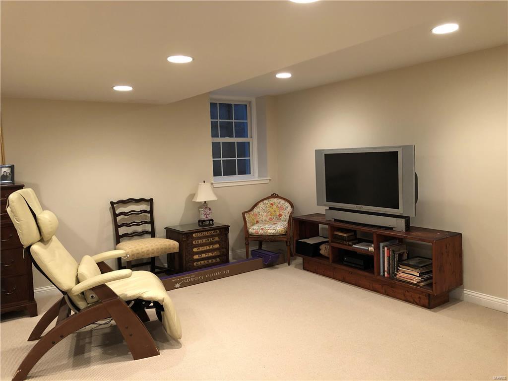 SUR 2852 SEC 00 TWP 45 R 6 SUBD of SUR - Residential