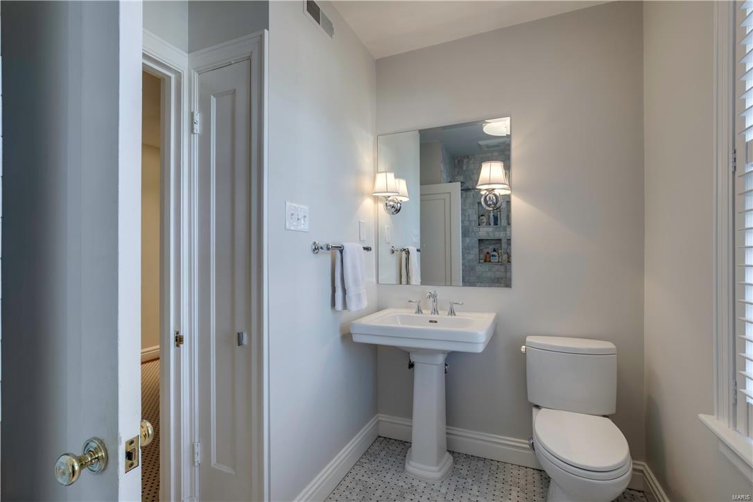 SUR 2852 SEC 00 TWP 45 R 6 SUBD of SUR - Residential