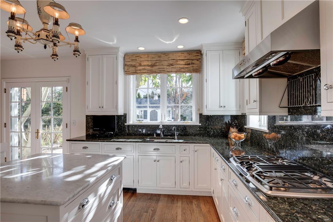 SUR 2852 SEC 00 TWP 45 R 6 SUBD of SUR - Residential