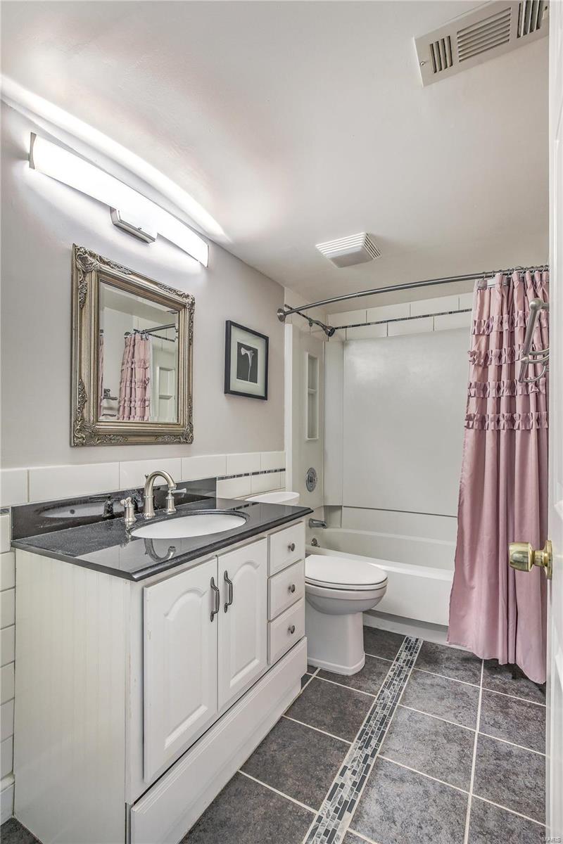 Brentwood Forest Condo Ph Eight - Residential