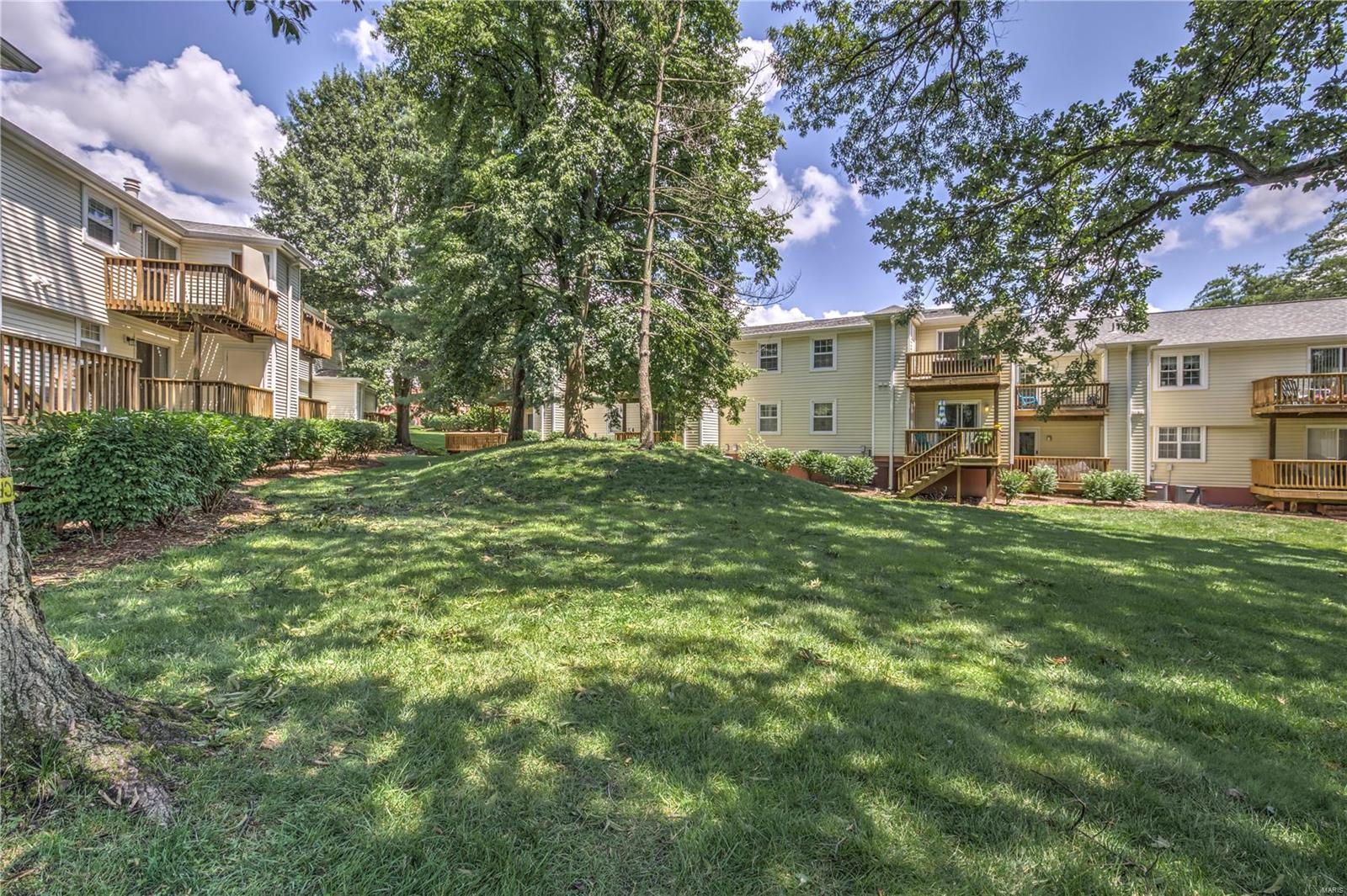 Brentwood Forest Condo Ph Eight - Residential