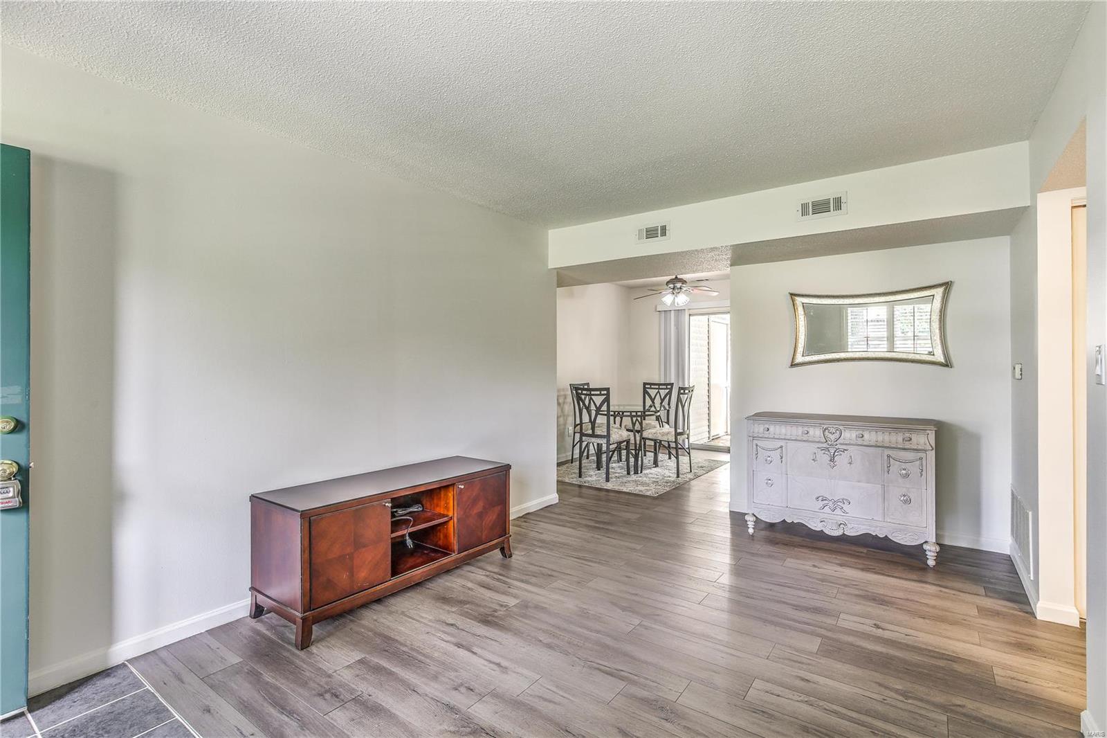 Brentwood Forest Condo Ph Eight - Residential