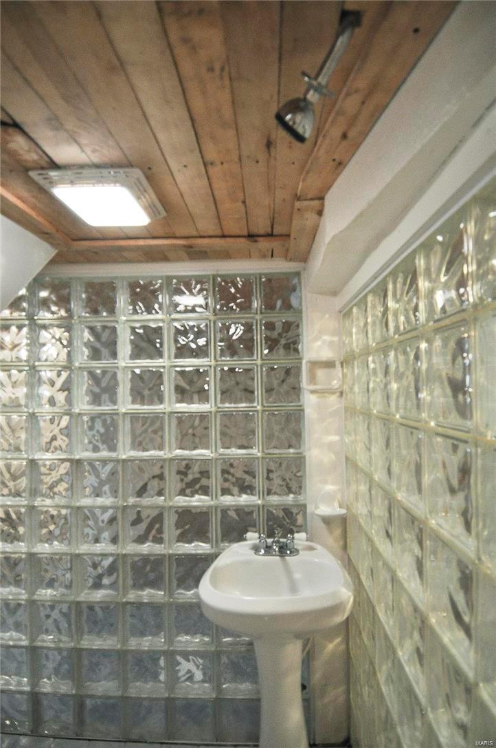 Russell Place - Residential