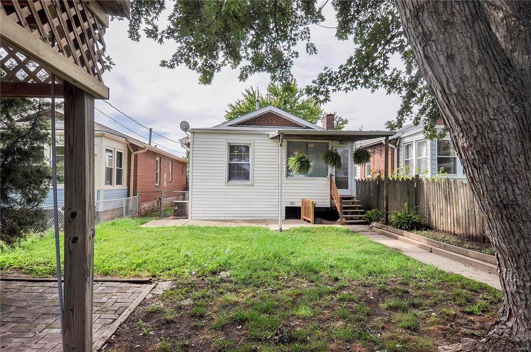 Russell Place - Residential