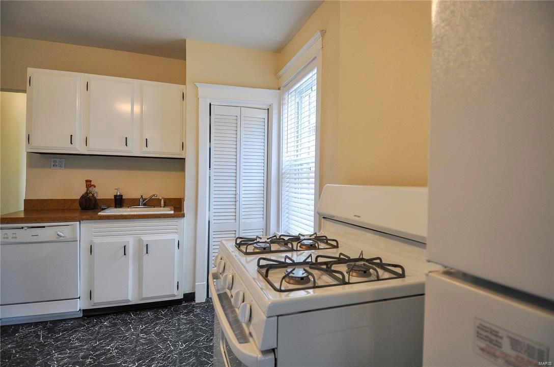 Russell Place - Residential