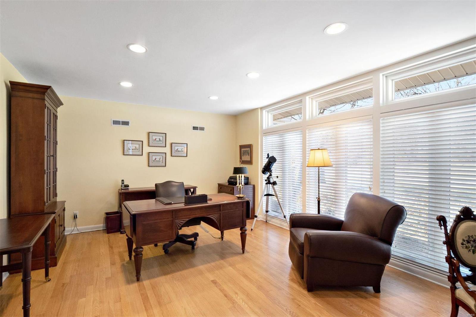 Ladue Estates - Residential