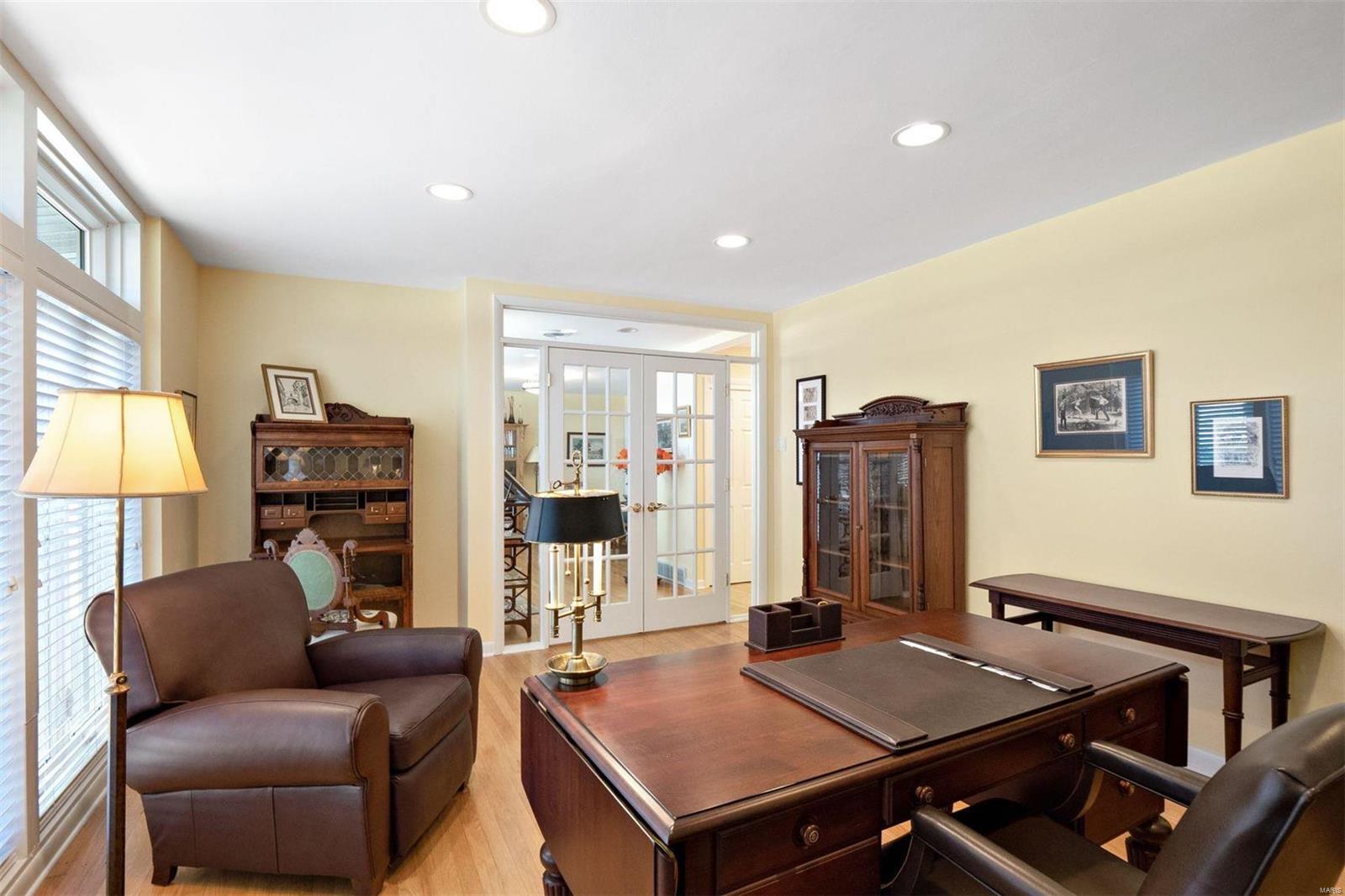 Ladue Estates - Residential