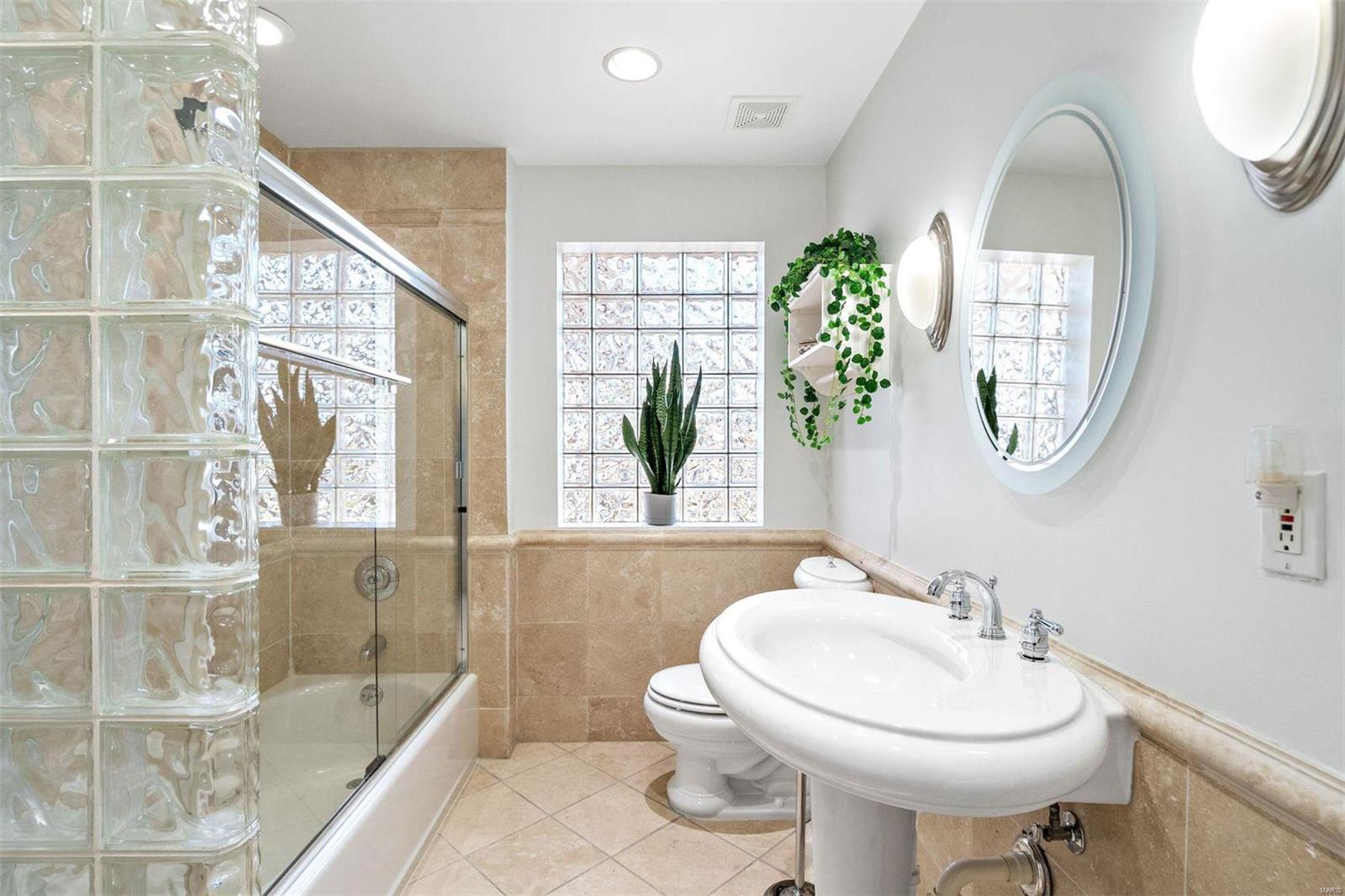 Ladue Estates - Residential