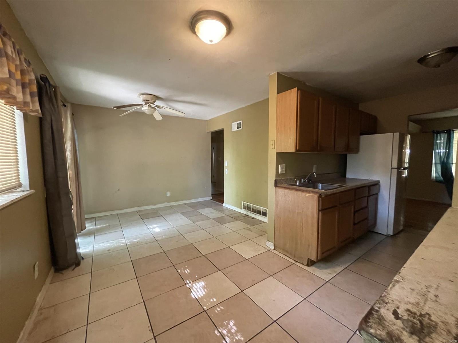 Hathaway Manor 11 - Residential